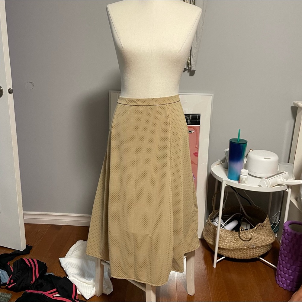 Uniqlo polkadot midi skirt